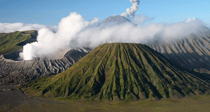 9 Alasan  Travelling Ke Objek Wisata Alam Gunung Bromo